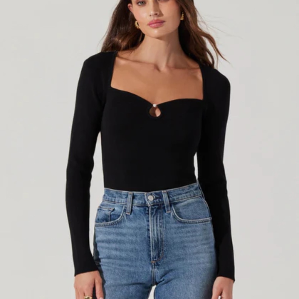 ASTR Pearl Detail Fine Knit Sweater